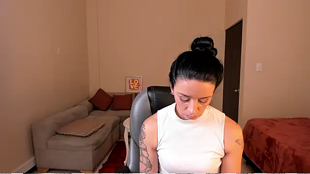 Kristen Garner online show from April 1, 2026, 8:06 pm