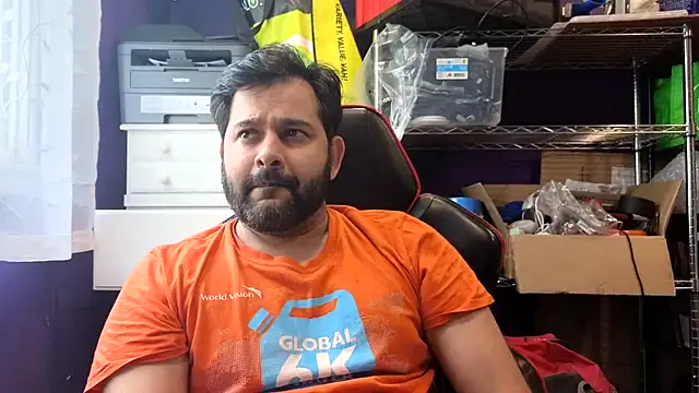 Snapshot of Sakhtlaundaz chatting on June 12, 2026, 1:42 pm Sakhtlaundaz online show from June 12, 2026, 1:42 pm
