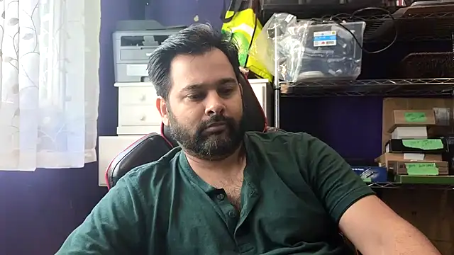 Snapshot of Sakhtlaundaz chatting on June 16, 2026, 2:06 pm Sakhtlaundaz online show from June 16, 2026, 2:06 pm