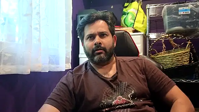Snapshot of Sakhtlaundaz chatting on June 28, 2026, 9:32 pm Sakhtlaundaz online show from June 28, 2026, 9:32 pm
