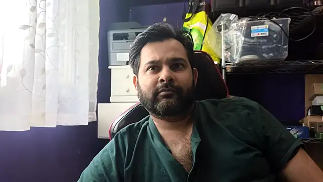 Snapshot of Sakhtlaundaz chatting on June 15, 2026, 1:55 pm Sakhtlaundaz online show from June 15, 2026, 1:55 pm