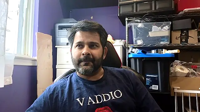 Sakhtlaundaz online show from April 6, 2026, 8:10 pm