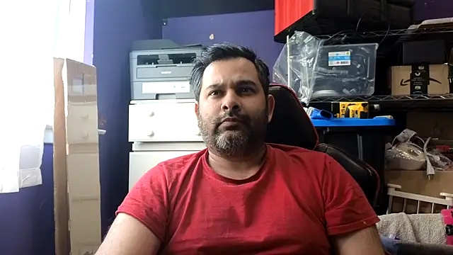 Snapshot of Sakhtlaundaz chatting on May 27, 2026, 1:29 pm Sakhtlaundaz online show from May 27, 2026, 1:29 pm