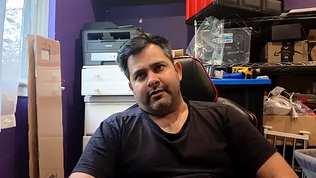 Snapshot of Sakhtlaundaz chatting on May 14, 2026, 9:12 pm Sakhtlaundaz online show from May 14, 2026, 9:12 pm