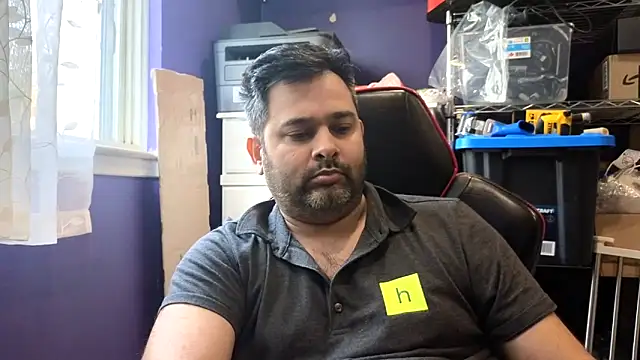 Snapshot of Sakhtlaundaz chatting on May 3, 2026, 6:55 pm Sakhtlaundaz online show from May 3, 2026, 6:55 pm
