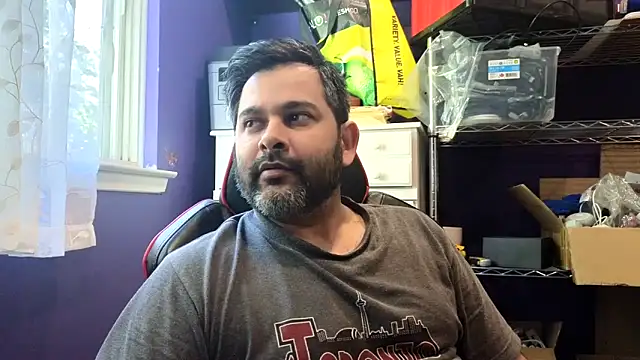 Snapshot of Sakhtlaundaz chatting on June 3, 2026, 2:33 pm Sakhtlaundaz online show from June 3, 2026, 2:33 pm