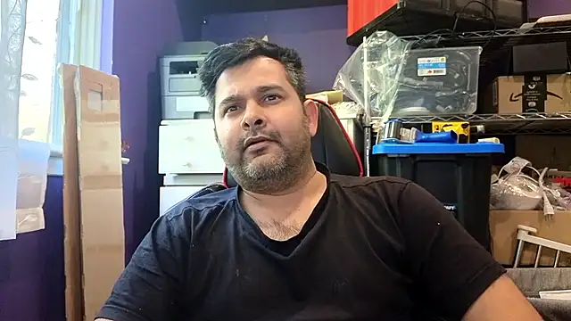 Snapshot of Sakhtlaundaz chatting on May 16, 2026, 9:03 pm Sakhtlaundaz online show from May 16, 2026, 9:03 pm