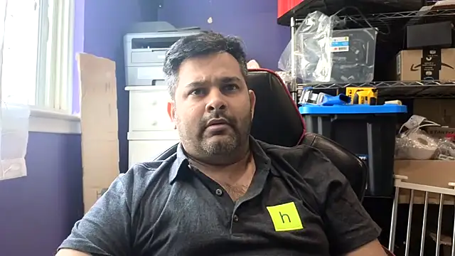 Snapshot of Sakhtlaundaz chatting on April 30, 2026, 2:02 pm Sakhtlaundaz online show from April 30, 2026, 2:02 pm