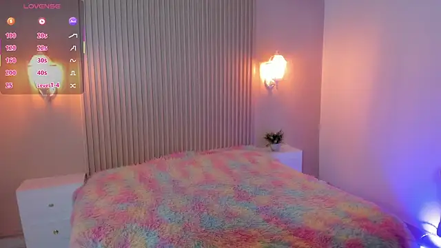 EmilyEvans7 online show from November 5, 2025, 6:55 pm