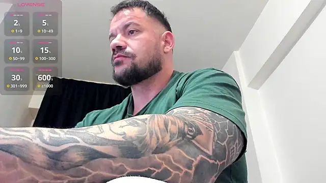 Snapshot of musclemonster31 chatting on April 9, 2026, 1:17 pm musclemonster31 online show from April 9, 2026, 1:17 pm