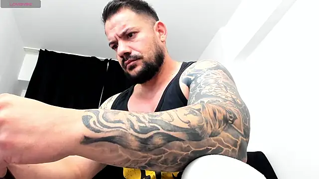 Snapshot of musclemonster31 chatting on October 13, 2025, 6:59 am musclemonster31 online show from October 13, 2025, 6:59 am