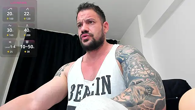 Snapshot of musclemonster31 chatting on April 7, 2026, 8:32 pm musclemonster31 online show from April 7, 2026, 8:32 pm
