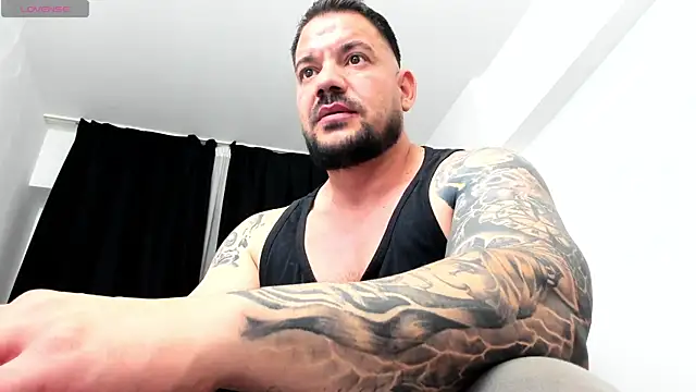 Snapshot of musclemonster31 chatting on October 14, 2025, 2:39 pm musclemonster31 online show from October 14, 2025, 2:39 pm