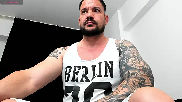Snapshot of musclemonster31 chatting on October 20, 2025, 5:02 pm musclemonster31 online show from October 20, 2025, 5:02 pm