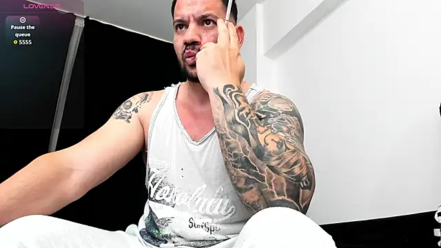 musclemonster31 online show from November 14, 2025, 11:14 am