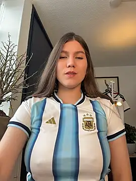 Snapshot of AmelieLaurent_ chatting on June 22, 2026, 6:27 pm AmelieLaurent online show from June 22, 2026, 6:27 pm