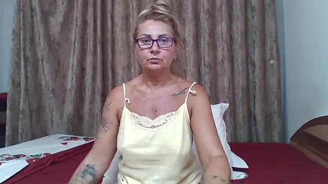 PussyEvely online show from June 24, 2026, 6:28 pm