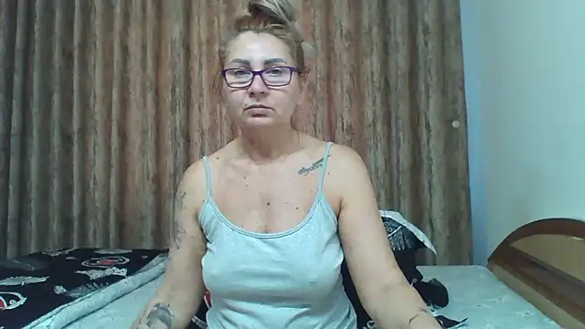 Snapshot of PussyEvely chatting on May 15, 2026, 3:37 am PussyEvely online show from May 15, 2026, 3:37 am