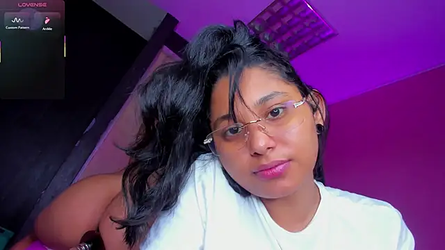 Cuteprincess21 online show from September 25, 2025, 1:22 am