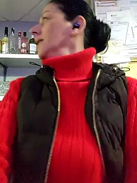 Snapshot of bruneta_sexy23 chatting on March 18, 2025, 7:01 am bruneta sexy23 online show from March 18, 2025, 7:01 am