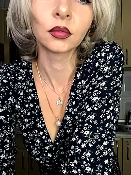 Snapshot of Kristina03 chatting on November 25, 2025, 9:37 pm Kristina03 online show from November 25, 2025, 9:37 pm