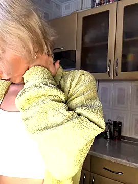 Snapshot of Kristina03 chatting on November 12, 2025, 9:29 pm Kristina03 online show from November 12, 2025, 9:29 pm