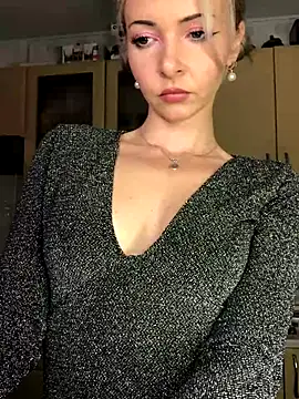 Snapshot of Kristina03 chatting on November 28, 2025, 9:15 pm Kristina03 online show from November 28, 2025, 9:15 pm