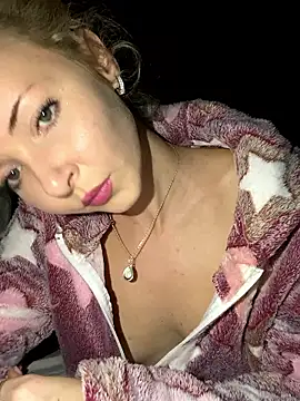 Kristina03 online show from December 21, 2025, 9:37 pm