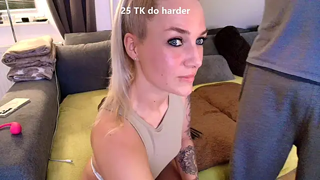 Sexy-Milla online show from March 14, 2025, 7:01 pm