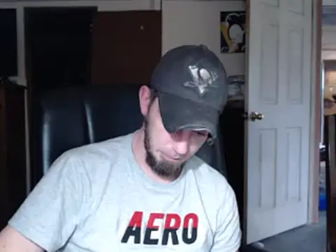 Snapshot of pensguy30 chatting on December 31, 2024, 6:24 pm pensguy30 online show from December 31, 2024, 6:24 pm