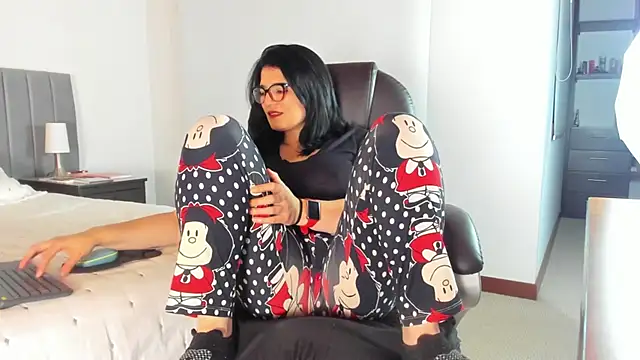 adriana71 online show from December 3, 2025, 3:18 am