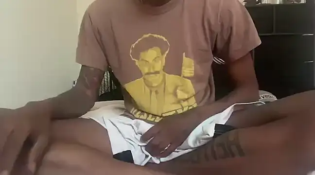 Snapshot of ITSONLYKENNY chatting on February 17, 2025, 9:32 pm ITSONLYKENNY online show from February 17, 2025, 9:32 pm