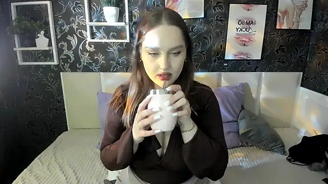 Snapshot of SofiaLovelyC chatting on May 8, 2026, 6:06 am SofiaLovelyC online show from May 8, 2026, 6:06 am