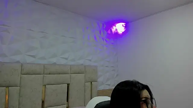 PauletteJ online show from November 10, 2025, 11:48 am