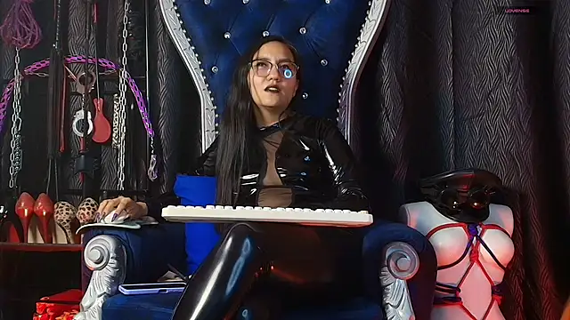 abbymora online show from April 7, 2026, 3:30 am