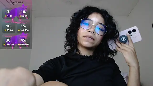 Snapshot of Putaku_San chatting on October 7, 2025, 4:02 am Putaku San online show from October 7, 2025, 4:02 am