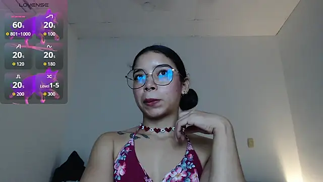 Snapshot of Putaku_San chatting on October 8, 2025, 4:25 am Putaku San online show from October 8, 2025, 4:25 am