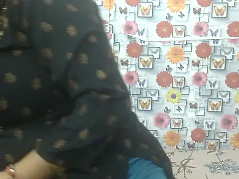 Snapshot of Lusty_Wife1 chatting on May 21, 2026, 10:12 am Lusty Wife1 online show from May 21, 2026, 10:12 am