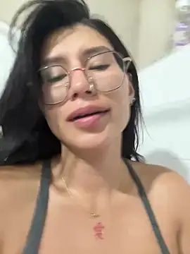 emily villamil online show from February 28, 2026, 4:39 pm