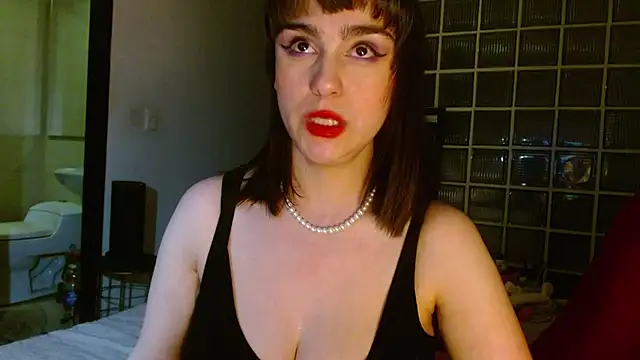 Snapshot of collette_beaufoy_ chatting on February 23, 2025, 12:08 am collette beaufoy online show from February 23, 2025, 12:08 am