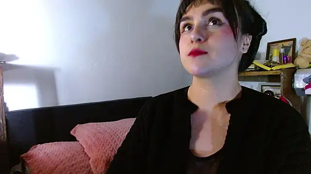 Snapshot of collette_beaufoy_ chatting on June 11, 2026, 5:04 am collette beaufoy online show from June 11, 2026, 5:04 am