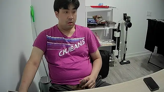 Snapshot of Koreanboy171 chatting on June 13, 2026, 12:08 am Koreanboy171 online show from June 13, 2026, 12:08 am