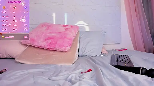 mikaela stone online show from December 4, 2024, 12:13 am