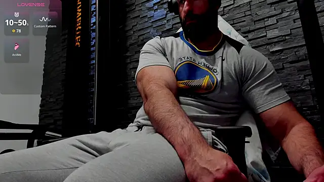 Snapshot of David_Big_Daddy chatting on April 6, 2026, 6:42 pm David Big Daddy online show from April 6, 2026, 6:42 pm