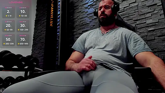 Snapshot of David_Big_Daddy chatting on April 2, 2026, 6:47 pm David Big Daddy online show from April 2, 2026, 6:47 pm