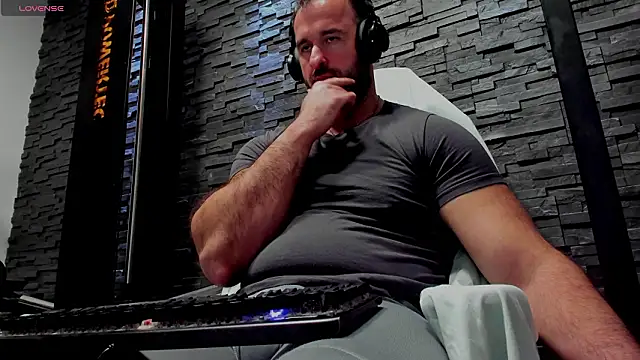 Snapshot of David_Big_Daddy chatting on March 6, 2026, 8:15 pm David Big Daddy online show from March 6, 2026, 8:15 pm