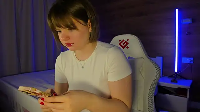 Elizabeth Hottie  online show from April 17, 2026, 11:40 pm