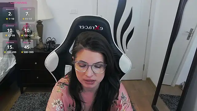 AmyPure  online show from April 14, 2026, 7:13 am