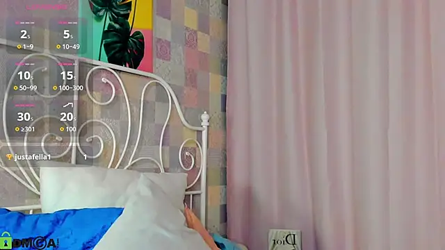 Snapshot of Kelly_Powell chatting on November 24, 2025, 12:05 pm Kelly Powell online show from November 24, 2025, 12:05 pm