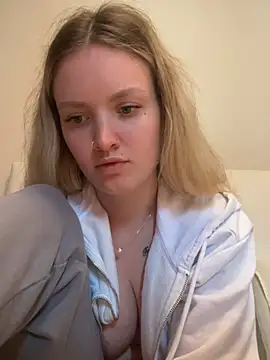 mariemelissah online show from March 6, 2025, 11:36 am